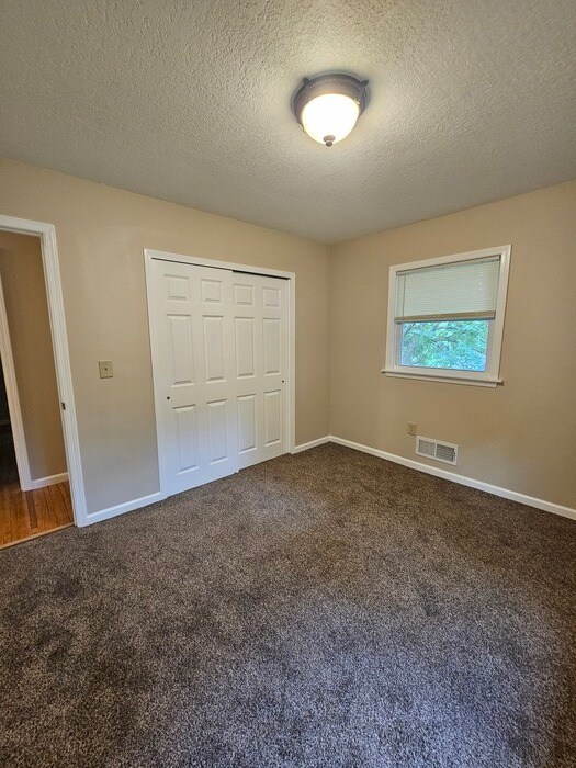 Building Photo - 3226 Halglo Pl