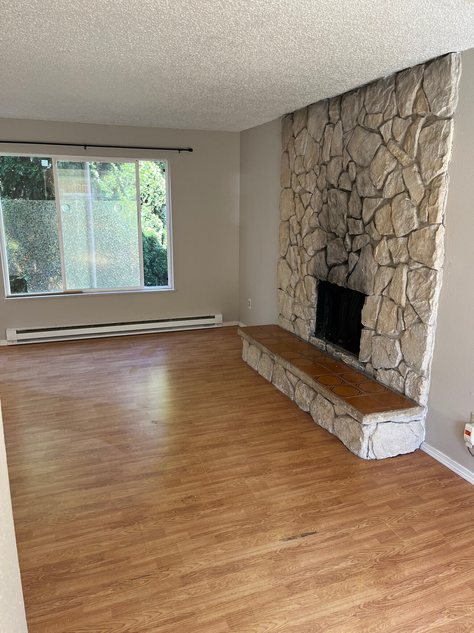 Building Photo - 4165 SE Cesar E Chavez Blvd