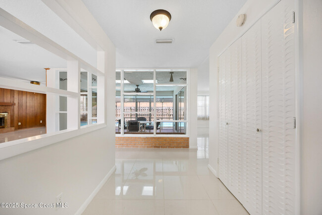 Building Photo - 382 Chester Dr