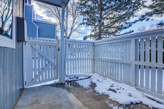 Building Photo - $1,790.95, 2-bed, 2-bath located in Denver