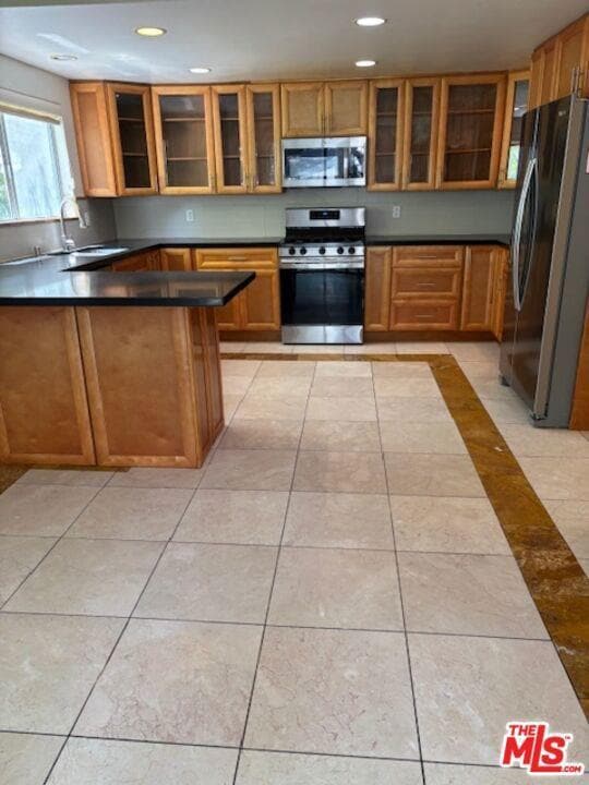 Building Photo - 1644 Palisades Dr