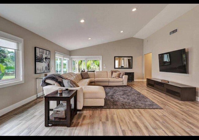Building Photo - 21221 Sawmill Ct