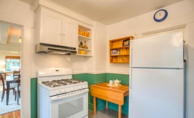 Building Photo - 2 bedroom in Seattle WA 98103