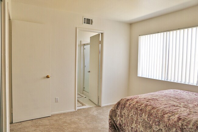 Building Photo - 3112 Caminito Ln