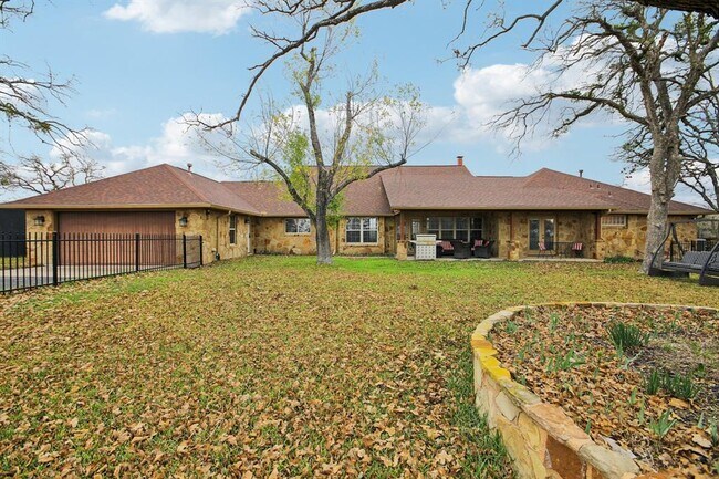 Building Photo - 6211 Acacia Dr