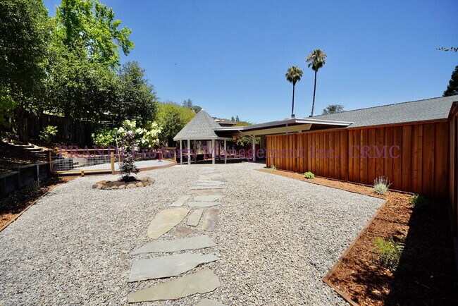 Building Photo - Completely Renovated Large Novato Home in ...