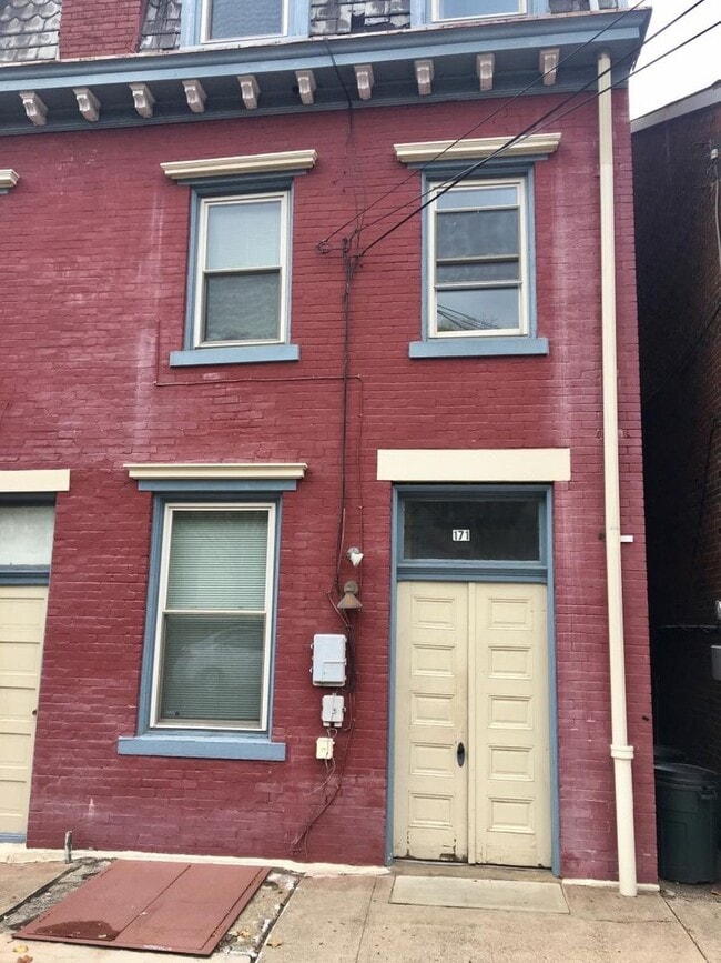 Primary Photo - 171 S 17th St