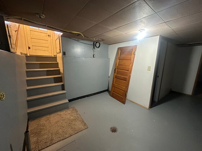 Building Photo - Two bedroom, One and half bathroom house, with additional living room, and bonus room!