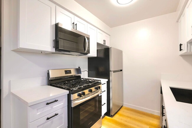 Building Photo - 6828 Fulton Ave