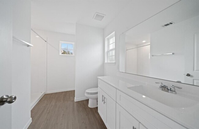 Building Photo - 24612 Applewood Crst Ln