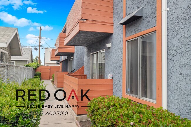 Building Photo - 1341 W 37th Pl