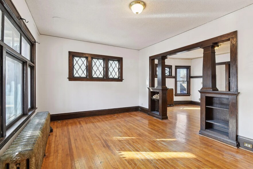 Building Photo - 104 W 27th St
