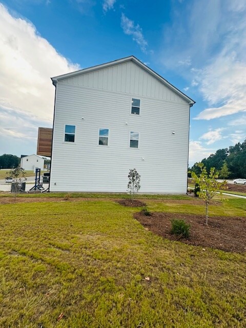 Building Photo - 7258 Morris Acres Rd