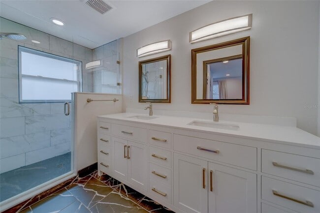 Building Photo - 3/2 home - Renovated in Dunedin