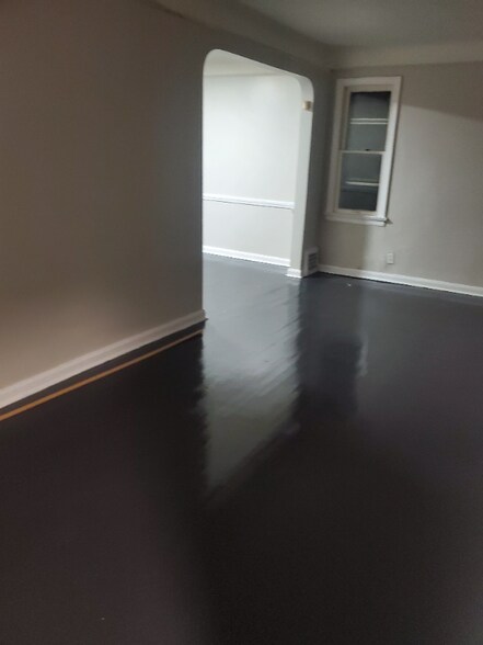 Building Photo - 16816 Glendale Ave