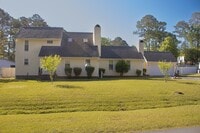 Building Photo - 2106 Perry Dr