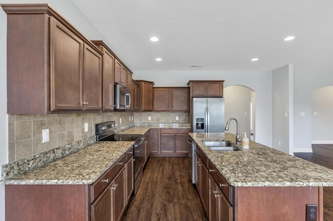 Building Photo - Large 4 bedroom home available now!