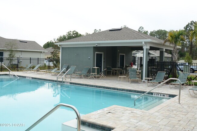 Building Photo - 285 Sunset Point Dr