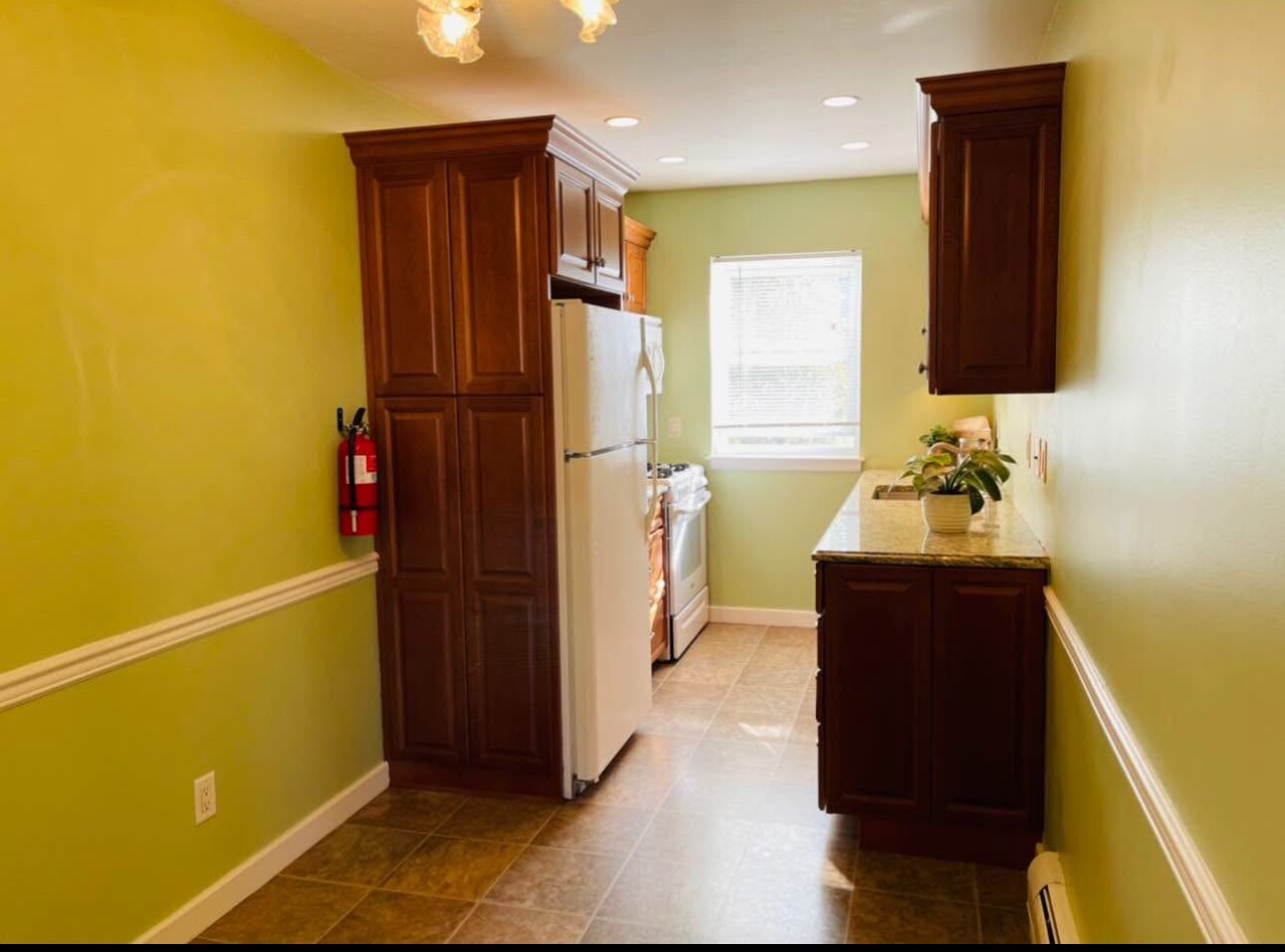 Eat in the kitchen - 79 Regency Park