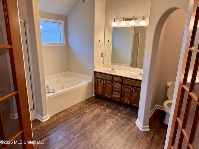 Building Photo - 1324 Biloxi St