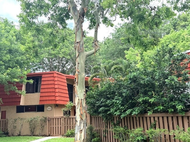 Building Photo - 8255 Severn Dr