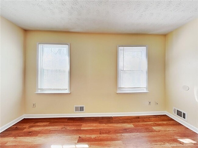 Building Photo - 5280 Ridge Forest Dr