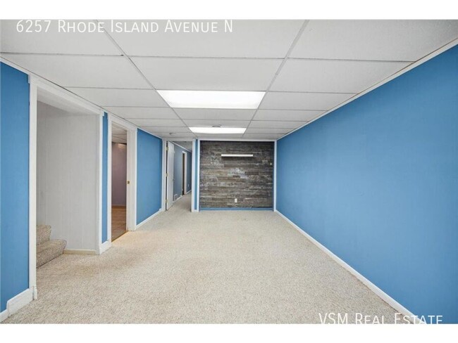 Building Photo - 50% Off February Rent! 4 Bed - 2 Bath Broo...