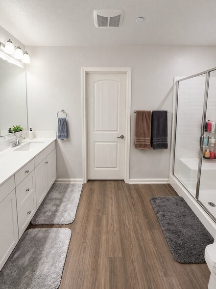 Building Photo - 2030 Boxwood St