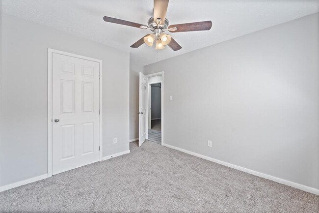 Building Photo - 17043 Macleish Dr