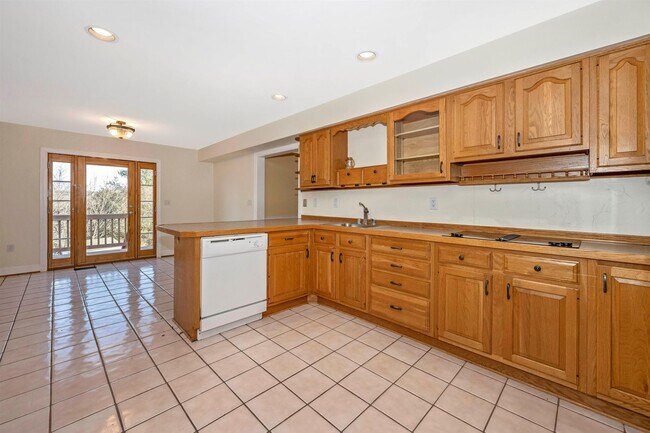 Building Photo - WELLER ESTATES