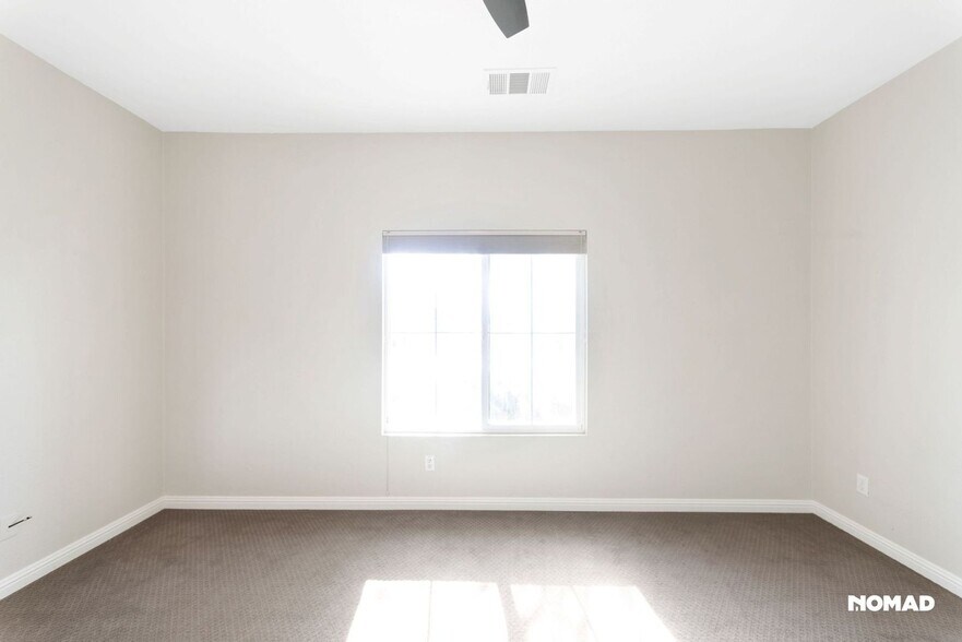 Building Photo - 3853 Mira Arena