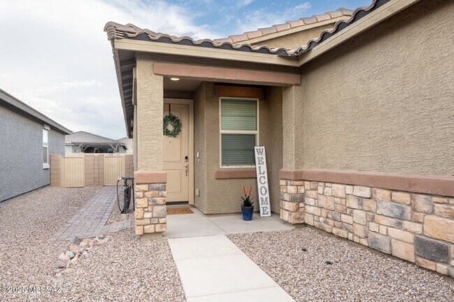 Building Photo - Beautifully Upgraded 4 - Bedroom 2 - Bath ...