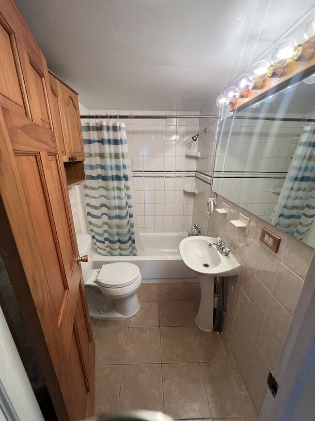 Building Photo - 1244 Mountain View Rd