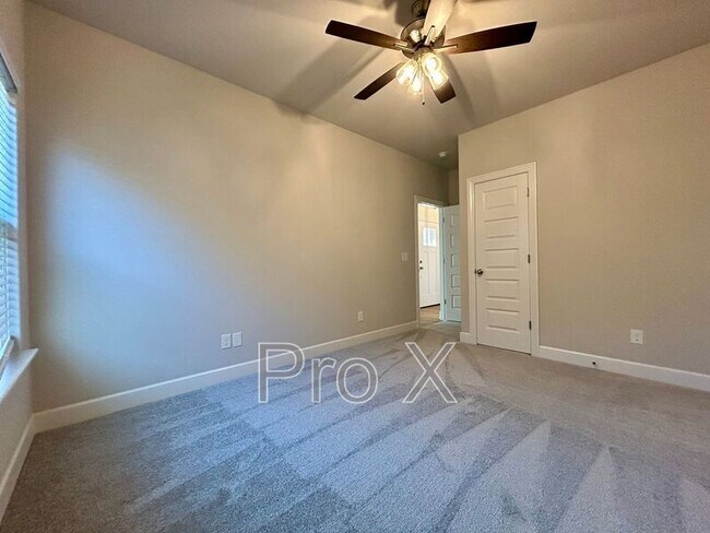 Building Photo - 1900 Charles St