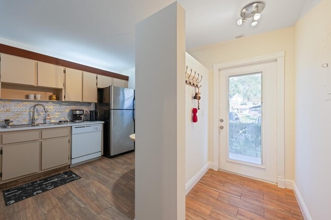 Building Photo - 200 Gate Rd