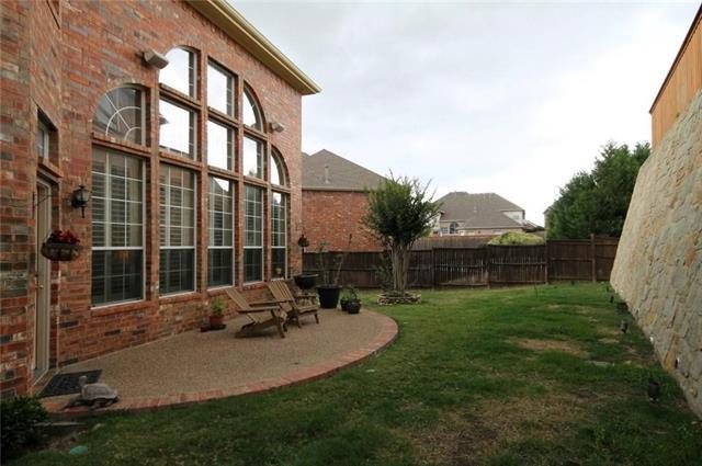 Building Photo - 9128 Oleander Way