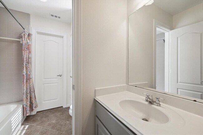 Building Photo - 30 Watermill Pl
