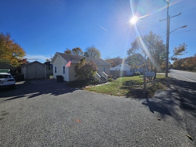 Building Photo - 1037 Ocean St