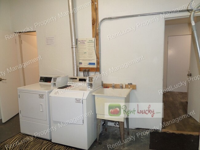 Building Photo - 2110-2116 NE 85th St