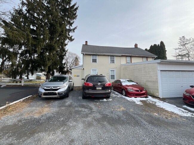 Building Photo - 2280 Main St