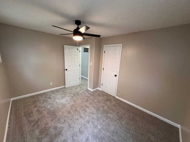 Building Photo - 4 bed 2 full bath home located in very desirable Irvington.