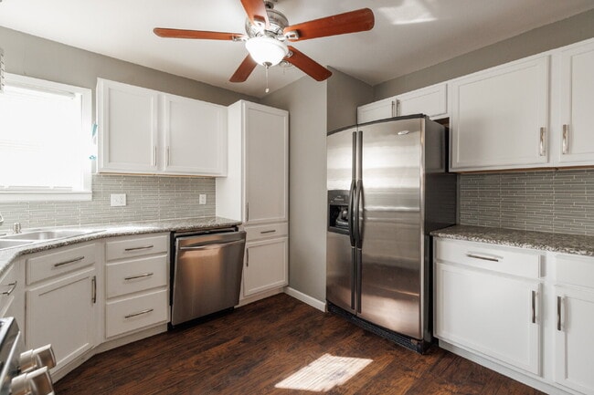 Building Photo - Short Term Lease