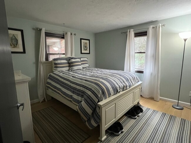 Building Photo - 633 Wareham Rd