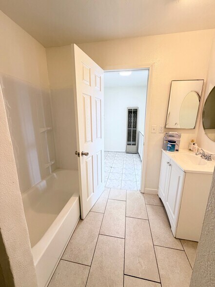 Building Photo - 678 Del Rosa Pl