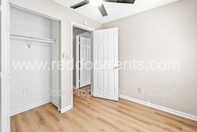 Building Photo - 5904 Beau Jardin Dr