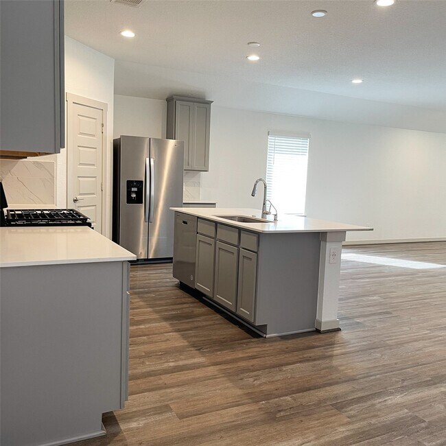 Building Photo - 6814 Bradford Ter Rd