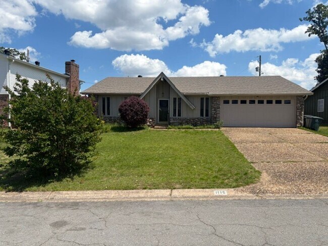 Building Photo - 1115 Briar Creek Rd