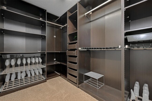 Building Photo - 71 N Rocky Point Cir