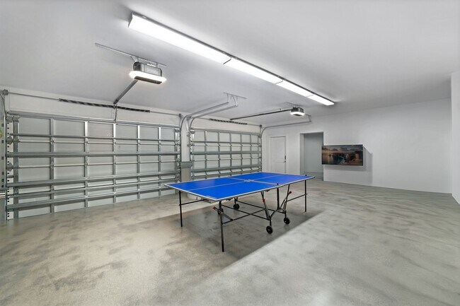 Building Photo - 7103 S Flagler Dr