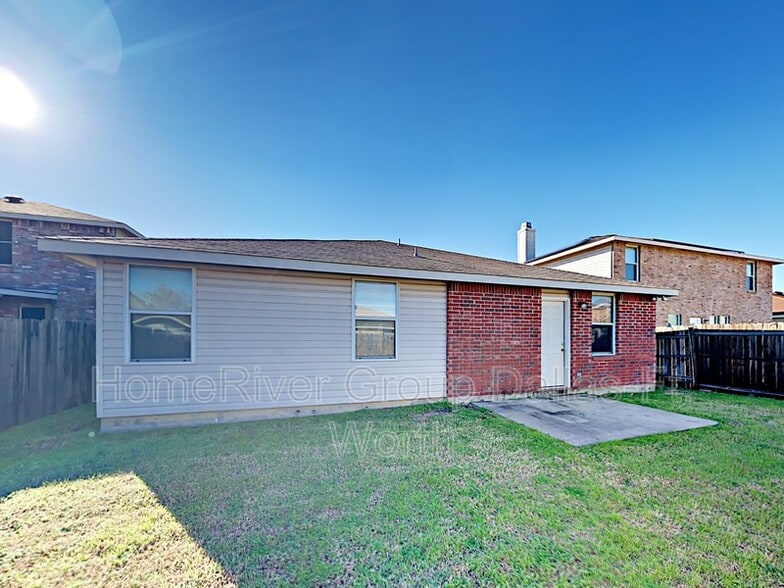Building Photo - 3956 Foxhound Ln